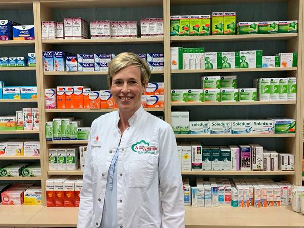 Apothekerin Anja Saekert